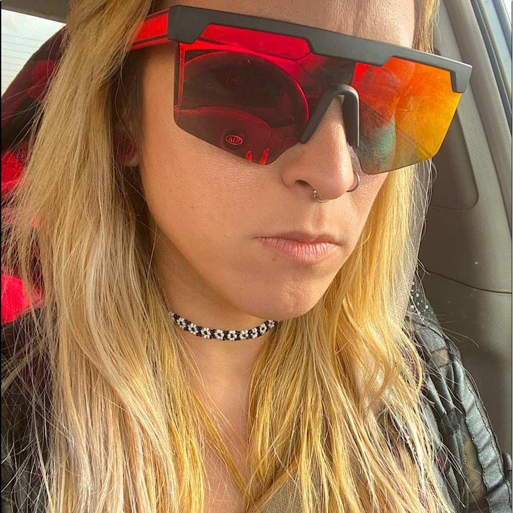 Red Mirror Retro vibe Sunglasses 😎